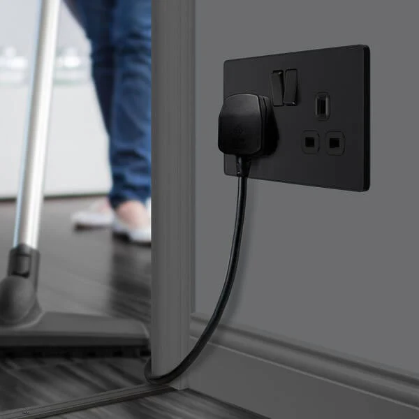 BG Evolve Matt Black Double Switched 13A Power Socket - PCDMB22B - Image 4