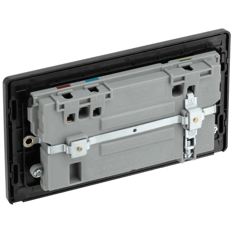 BG Evolve Matt Blue Double Switched 13A Power Socket + USB C 30W + USB A (2.1A) - PCDDB22UAC30B - Image 3