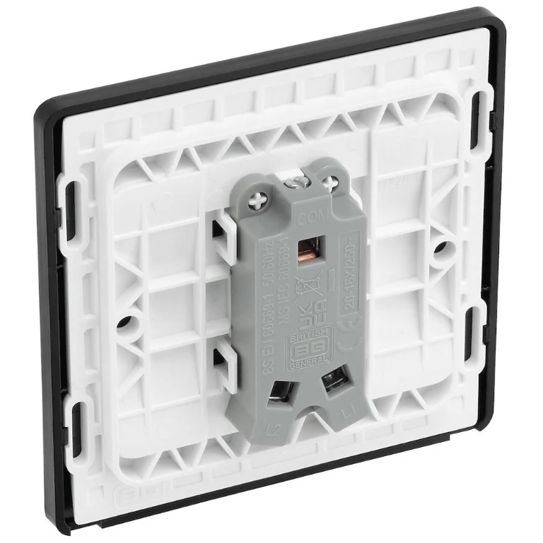 BG Evolve Matt Blue Single Light Switch 20A 16AX 2 Way - PCDDB12B - Image 3
