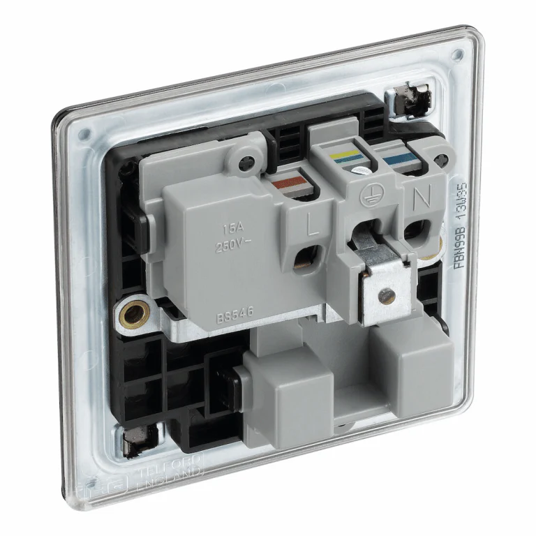 BG Nexus Flatplate Screwless Black Nickel 1 Gang 15A Round Pin Switched Socket Black Insert - FBN99B - Image 3