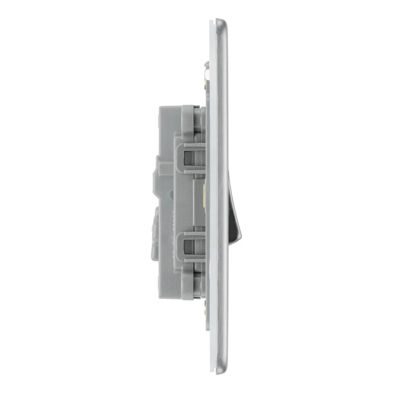 BG Screwless Flatplate Brushed Steel Intermediate Switch, 16Ax - FBS13 - Image 2