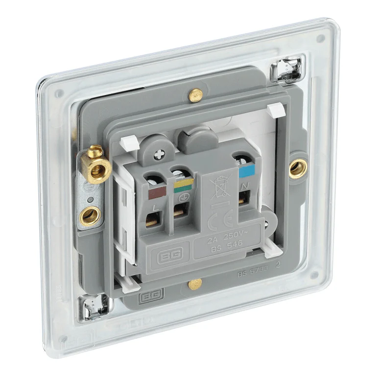 BG Nexus Flatplate Screwless Polished Chrome 2A 1 Gang Unswitched Round-Pin Socket - White Insert FPC28W - Image 3