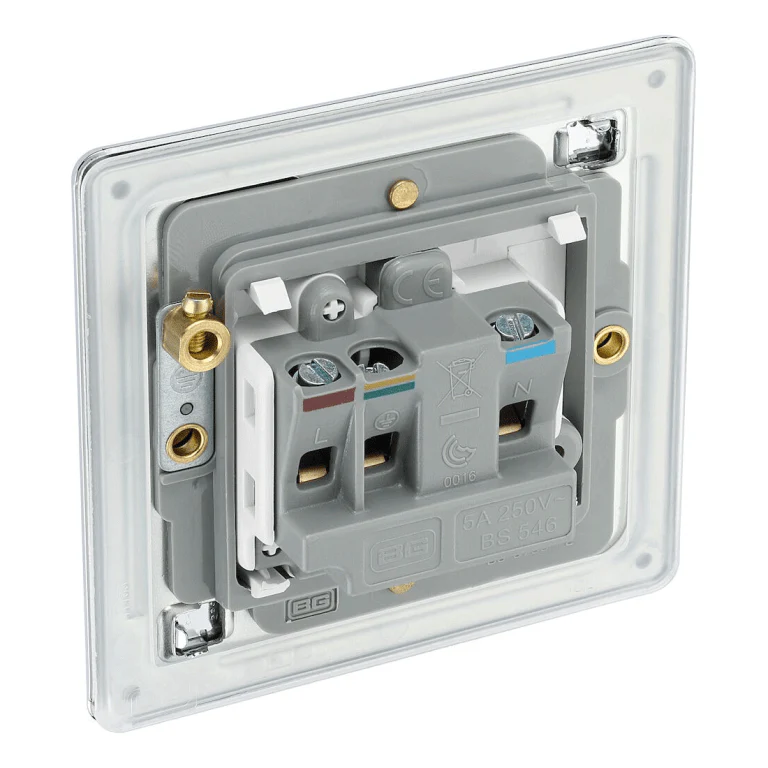 BG Nexus Flatplate Screwless Polished Chrome 5A 1 Gang Unswitched Round-Pin Socket - White Insert FPC29W - Image 4