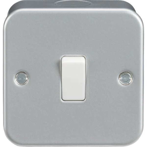 Knightsbridge Metal Clad 10AX Intermediate Switch - M1200
